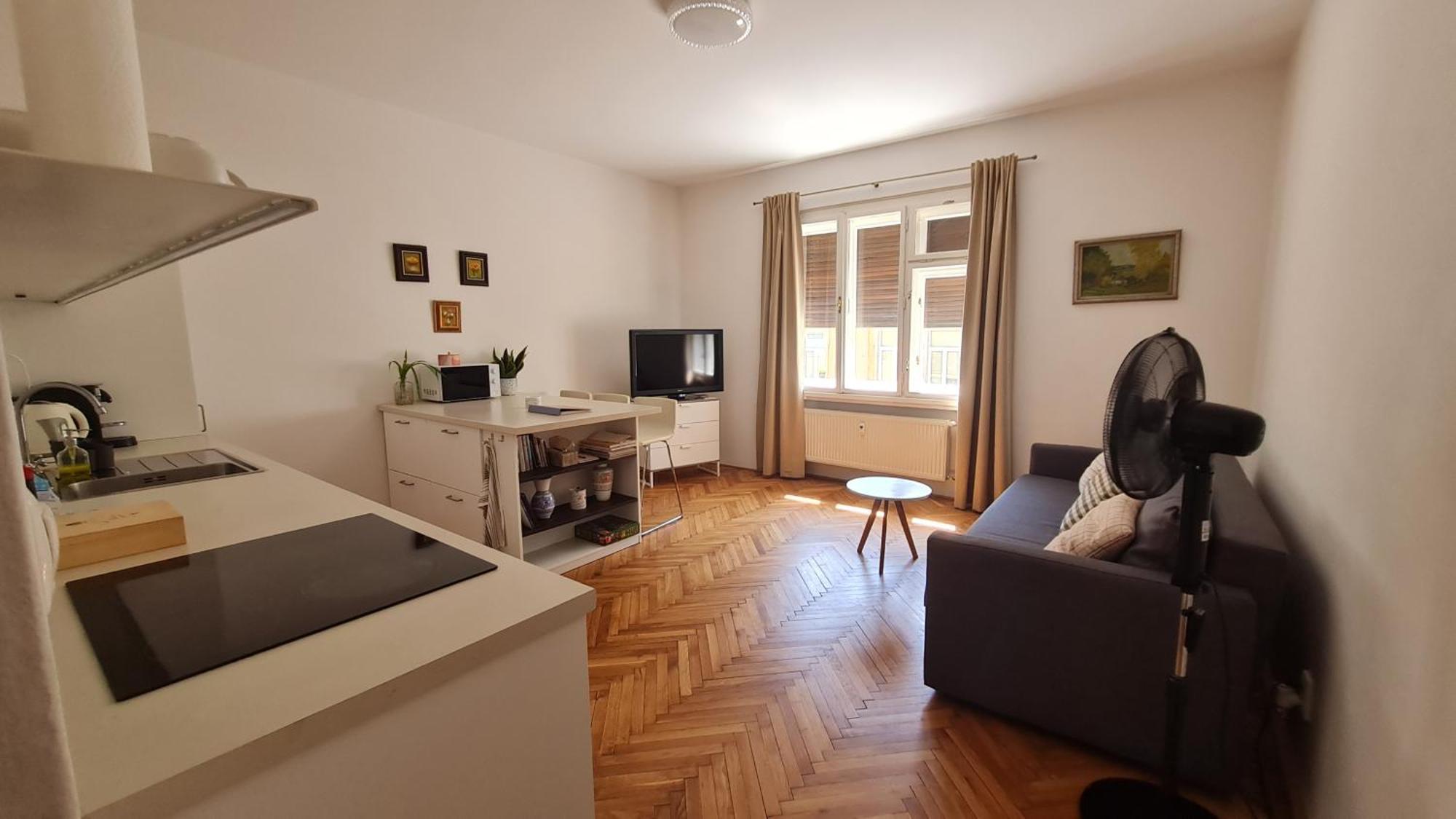 Mona Lisa Apartment Братислава Екстериор снимка